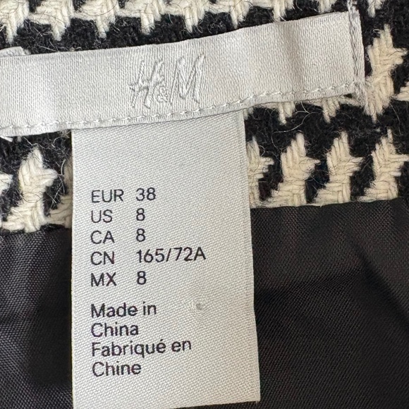 H & M Skirt - Picture 9 of 10